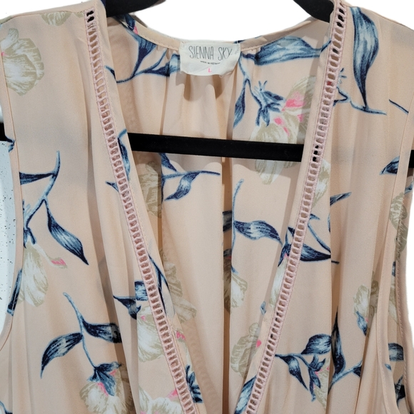 Sienna sky shirt, pink with blue and white flower designs, ties on side of waist - Picture 4 of 5